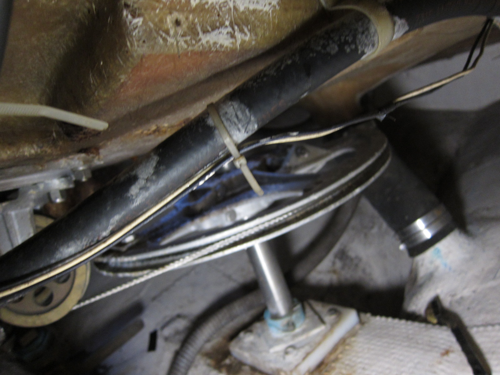 Rudder steering system needs to come out to remove the rudder.